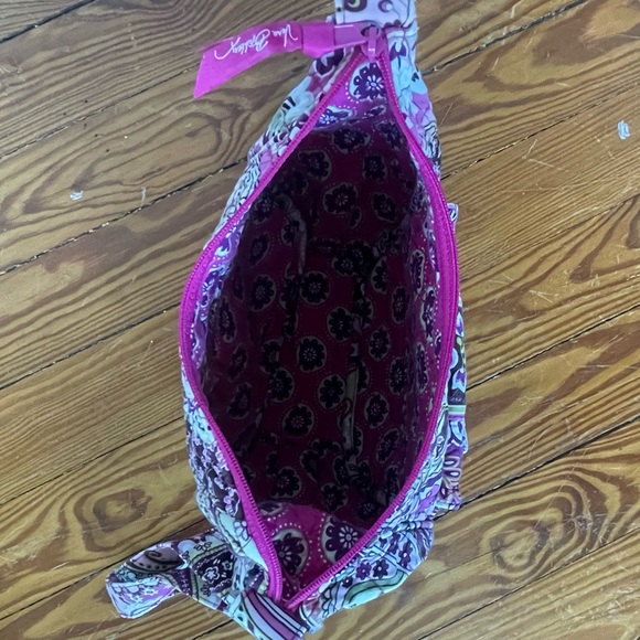 Vera Bradley Purse. Good condition! - Picture 3 of 4